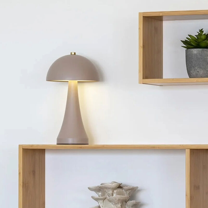 House Nordic Liss ladattava LED pöytävalaisin hiekka